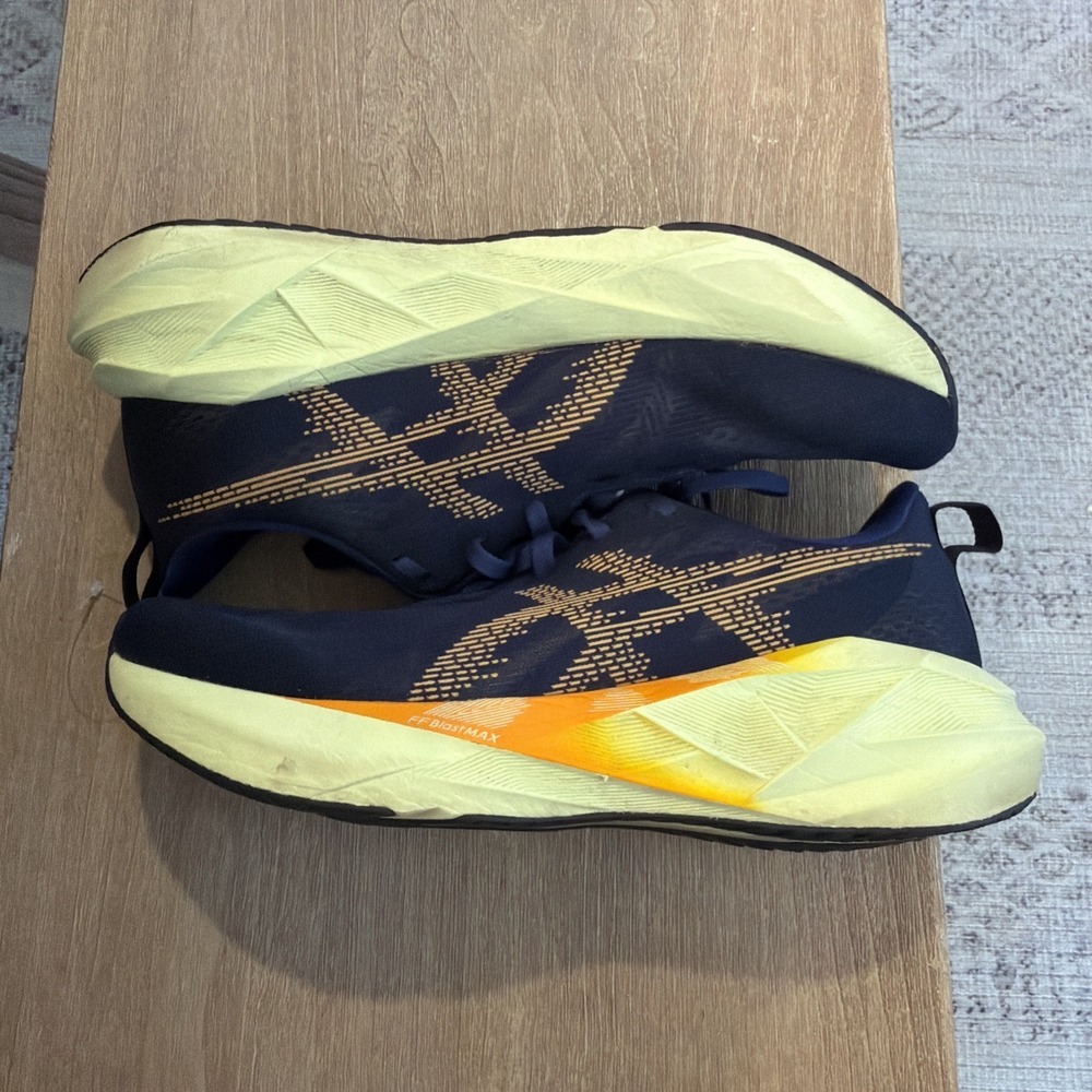 ASICS Novablast 5 Indigo Blue Amber - 1011B974-402 8.5 Used No Box